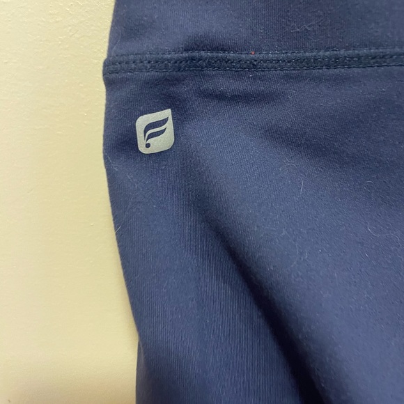 SOLD Fabletics Blue Ankle Length Workout Leggings - Picture 3 of 3
